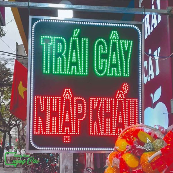 Mẫu biển vẫy b&aacute;n tr&aacute;i c&acirc;y nhập khẩu đ&egrave;n LED nổi bật