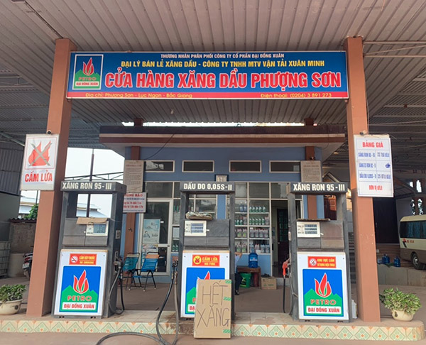 Mẫu bảng hiệu c&acirc;y xăng tư nh&acirc;n Phượng Sơn