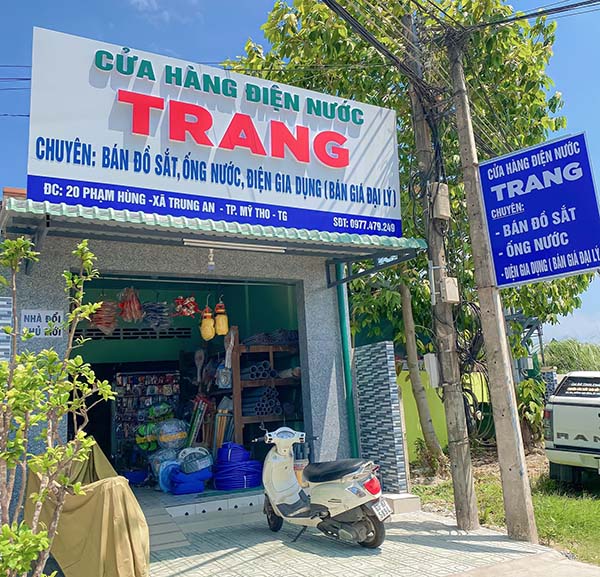 Mẫu bảng hiệu cửa h&agrave;ng điện nước Trang