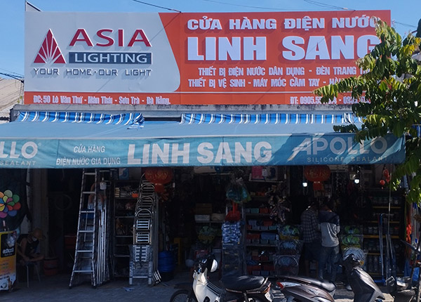 Mẫu biển quảng c&aacute;o cửa h&agrave;ng điện nước Linh Sang