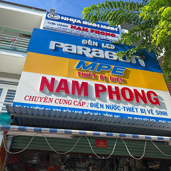 Mẫu bảng hiệu cửa h&agrave;ng điện nước đẹp