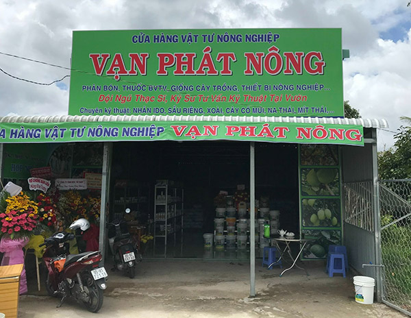 Mẫu biển quảng c&aacute;o vật tư n&ocirc;ng nghiệp chất liệu Hiflex