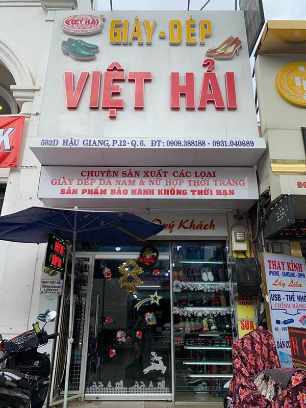 Mẫu biển quảng c&aacute;o shop gi&agrave;y d&eacute;p Việt Hải