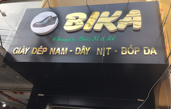 Mẫu bảng hiệu cửa h&agrave;ng gi&agrave;y d&eacute;p nam Bika