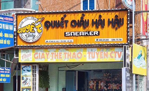 Mẫu bảng hiệu shop gi&agrave;y sneaker Hải Hậu