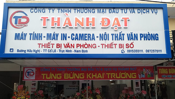 Mẫu biển quảng c&aacute;o m&aacute;y t&iacute;nh Th&agrave;nh Đạt