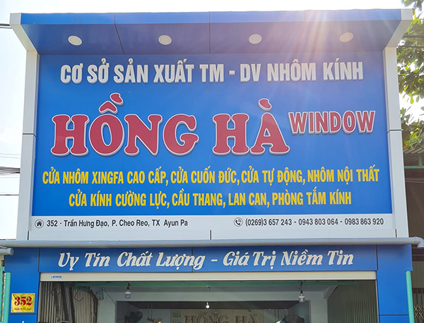 Mẫu biển quảng c&aacute;o nh&ocirc;m k&iacute;nh Hồng H&agrave;