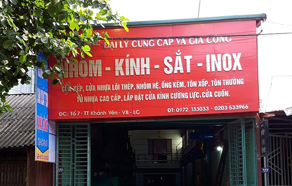 Mẫu bảng hiệu cửa nh&ocirc;m đẹp