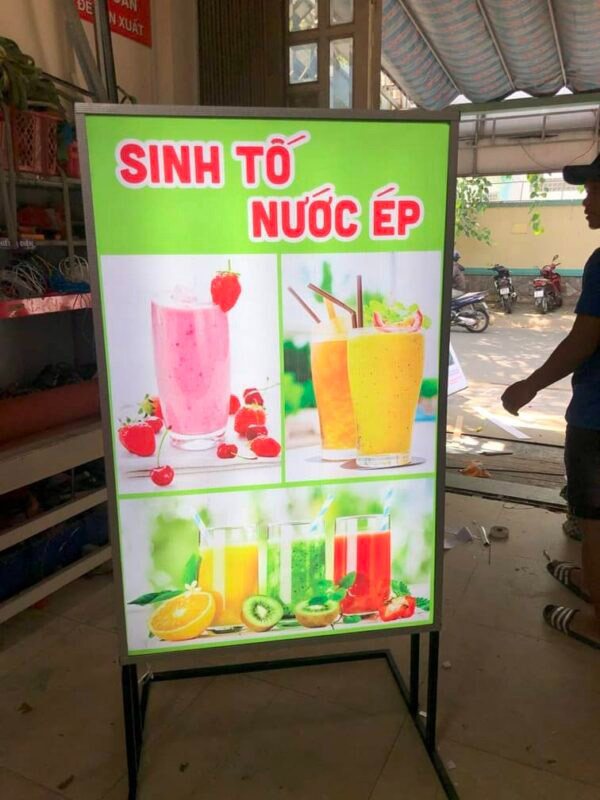Mẫu bảng hiệu sinh tố nước &eacute;p dạng đứng