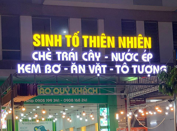Mẫu bảng hiệu sinh tố nước &eacute;p đ&egrave;n LED nổi bật