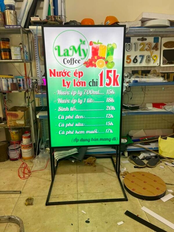 Mẫu biển vẫy qu&aacute;n sinh tố nước &eacute;p đẹp