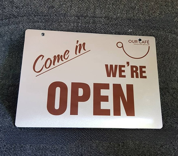 Mẫu bảng hiệu open close đẹp, độc đ&aacute;o