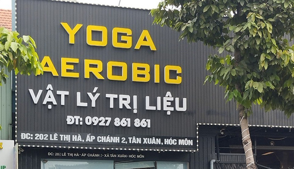 Mẫu biển quảng c&aacute;o yoga - aerobic vật l&yacute; trị liệu đẹp