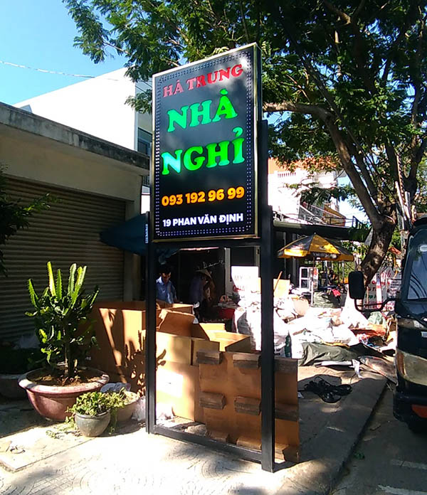 Mẫu biển vẫy quảng c&aacute;o nh&agrave; nghỉ đẹp