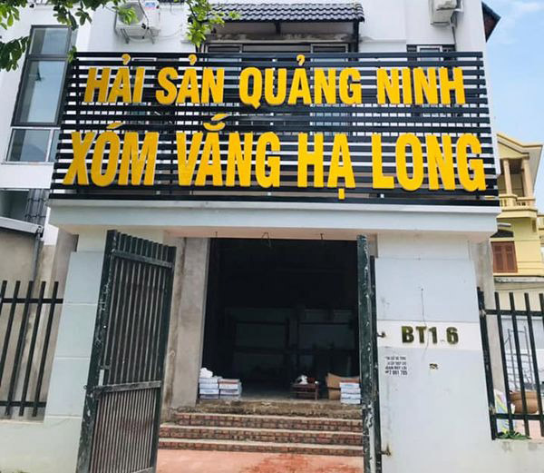 Đặt t&ecirc;n bảng hiệu theo vị tr&iacute; của cửa h&agrave;ng