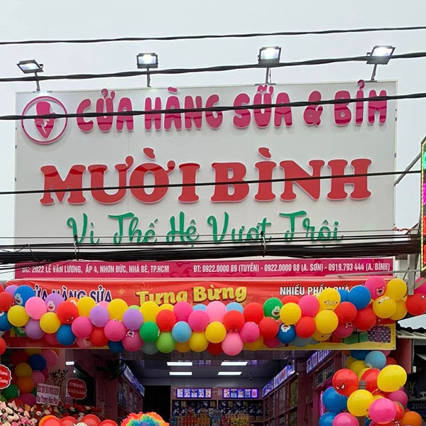 Mẫu bảng hiệu cửa h&agrave;ng sữa bỉm Mười B&igrave;nh