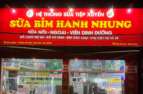 Mẫu bảng hiệu cửa h&agrave;ng sữa bỉm Hanh Nhung