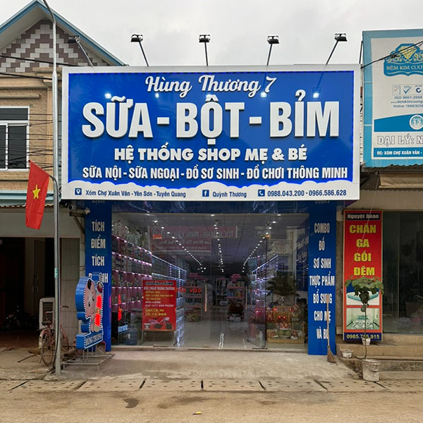 Mẫu biển quảng c&aacute;o cửa h&agrave;ng sữa H&ugrave;ng Thương