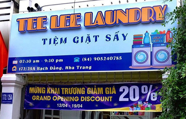 Mẫu bảng hiệu tiệm giặt sấy Tee Lee Laundry