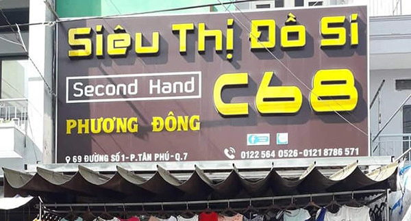 Mẫu biển quản c&aacute;o shop đồ si chữ nổi Mica C68