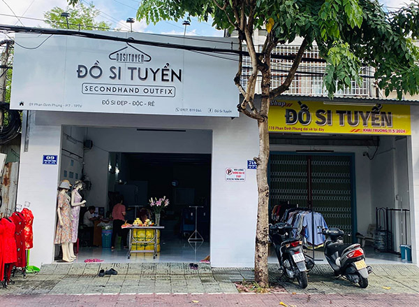 Mẫu bảng hiệu shop đồ si tuyển, đẹp v&agrave; gi&aacute; rẻ