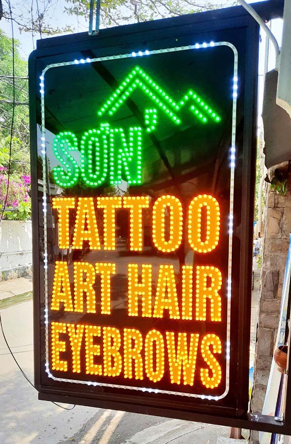 Mẫu biển vẫy tiệm xăm đẹp