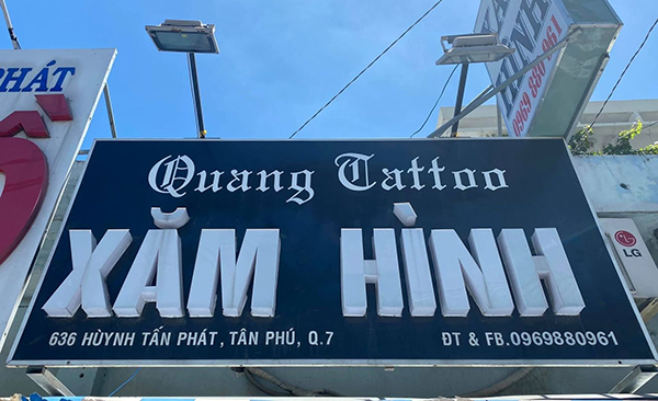 Mẫu bảng hiệu xăm h&igrave;nh nghệ thuật đẹp