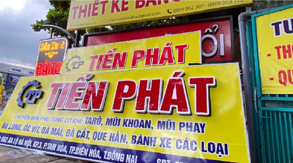 Thiết kế font chữ bảng hiệu c&oacute; ch&acirc;n
