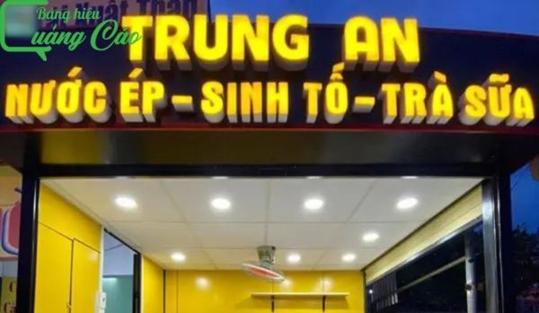 Bảng hiệu quán sinh tố Trung An