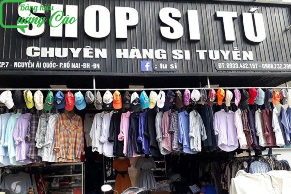 Bảng hiệu shop đồ si alu Shop Si Tú