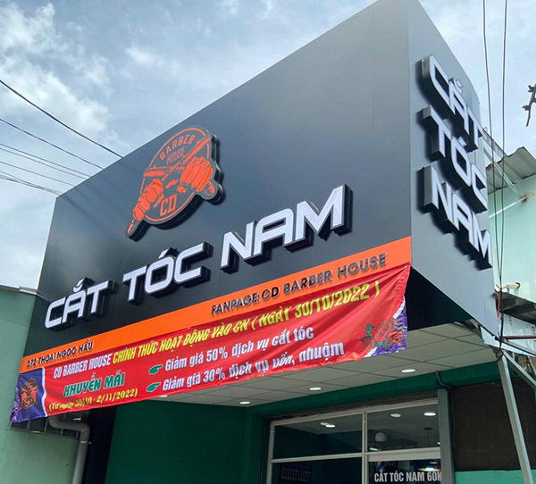 Mẫu bảng hiệu cắt t&oacute;c nam đẹp