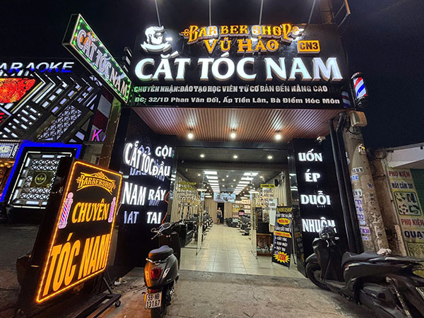 Thiết kế bảng hiệu barber shop trọn g&oacute;i Vũ Hảo