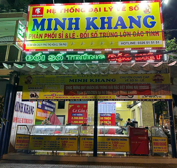 Mẫu bảng hiệu m&agrave;u v&agrave;ng đẹp