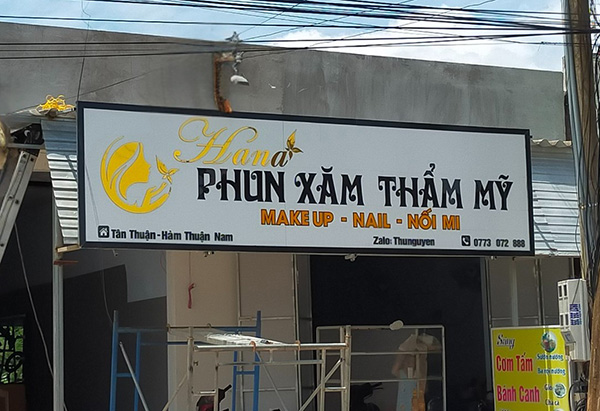 Mẫu bảng hiệu quảng c&aacute;o phun xăm đẹp