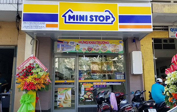 Mẫu bảng hiệu cửa h&agrave;ng tiện lợi Mini Stop