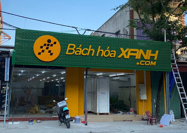 Mẫu bảng hiệu si&ecirc;u thị mini B&aacute;ch H&oacute;a Xanh