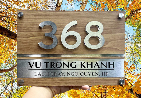 L&agrave;m biển số nh&agrave; chất liệu Gỗ