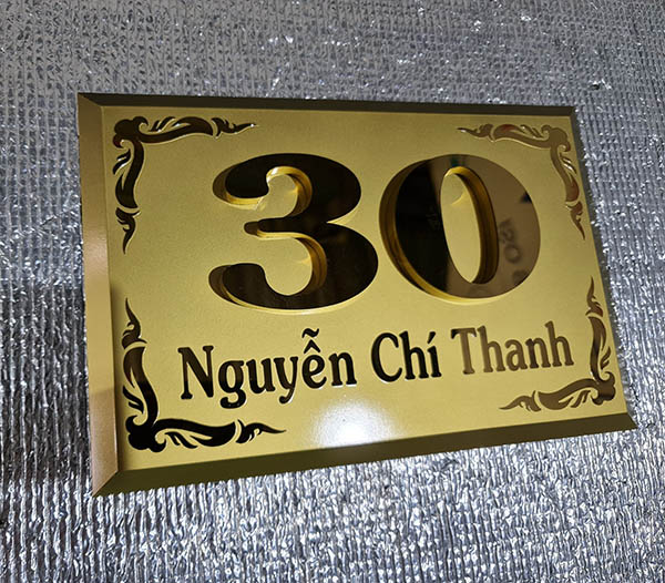 L&agrave;m biển số nh&agrave; chất liệu Inox
