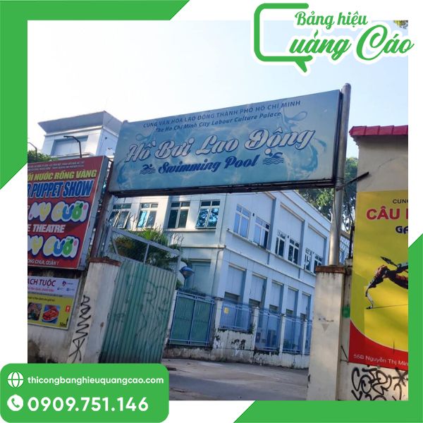 Bảng hiệu hồ bơi