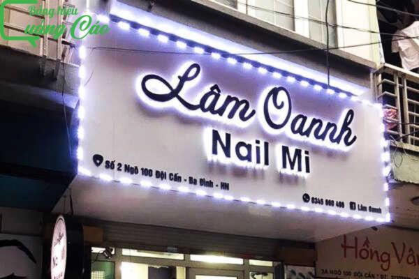 Bảng hiệu nối mi Lâm Oanh