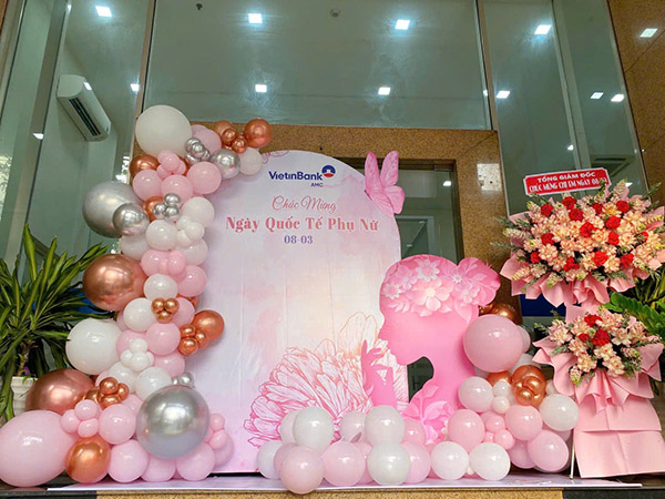 Thi c&ocirc;ng backdrop 8-3 gi&aacute; rẻ