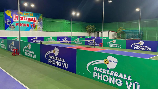 L&agrave;m backdrop pickleball trọn g&oacute;i