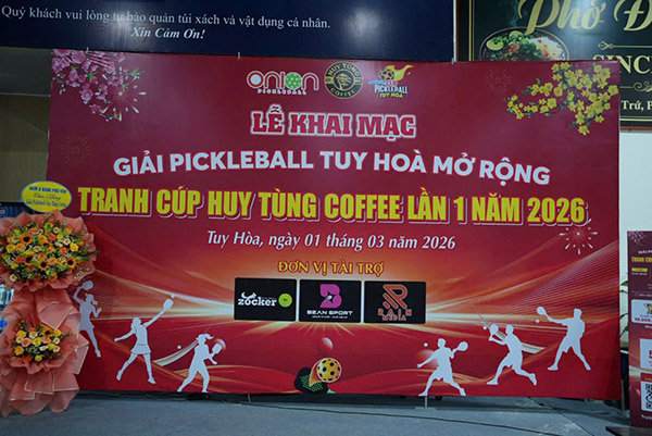 Ho&agrave;n thiện backdrop pickleball cho lễ khai mạc 