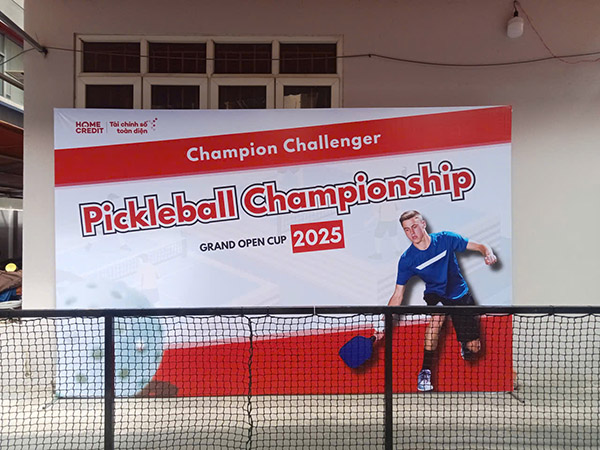 In ấn v&agrave; thi c&ocirc;ng backdrop pickleball trọn g&oacute;i