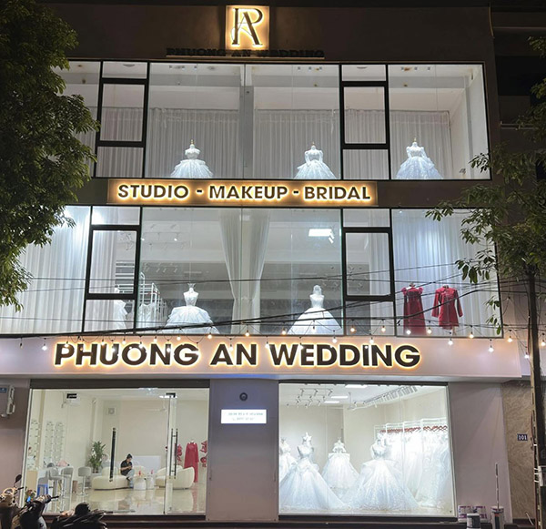 Mẫu bảng hiệu &aacute;o cưới đẹp