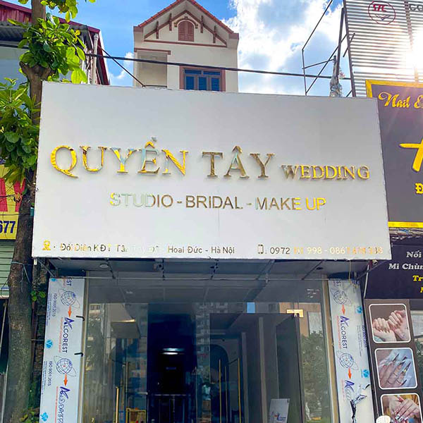 Mẫu bảng hiệu studio Quyền T&acirc;y Wedding