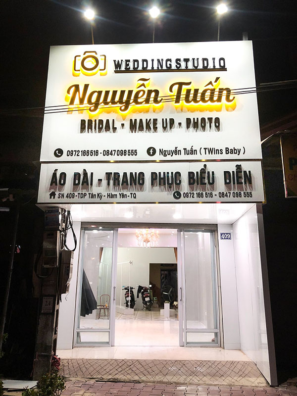 Mẫu biển quảng c&aacute;o &aacute;o cưới studio Nguyễn Tuấn