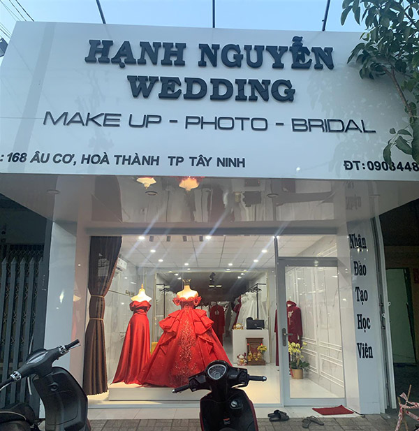 Mẫu bảng hiệu &aacute;o cưới Hạnh Nguyễn