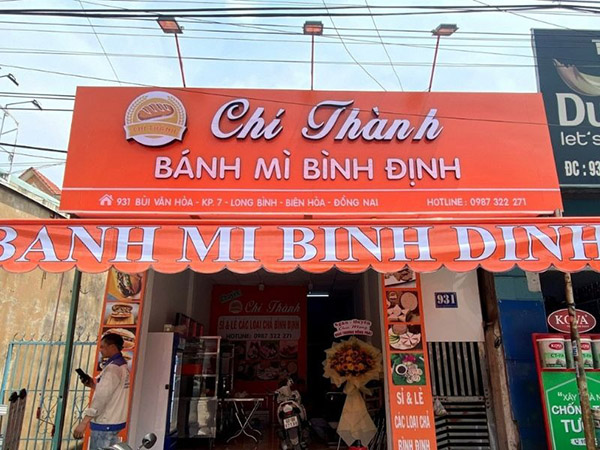 Mẫu bảng hiệu tiệm b&aacute;nh m&igrave; b&igrave;nh định Ch&iacute; Th&agrave;nh