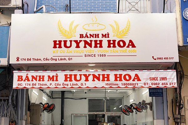 Mẫu bảng hiệu tiệm b&aacute;nh m&igrave; Huỳnh Hoa